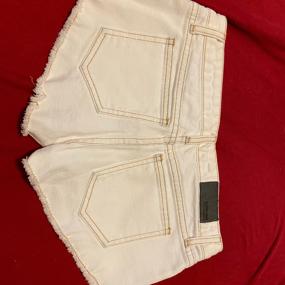 White shorts - Picture 2 of 3